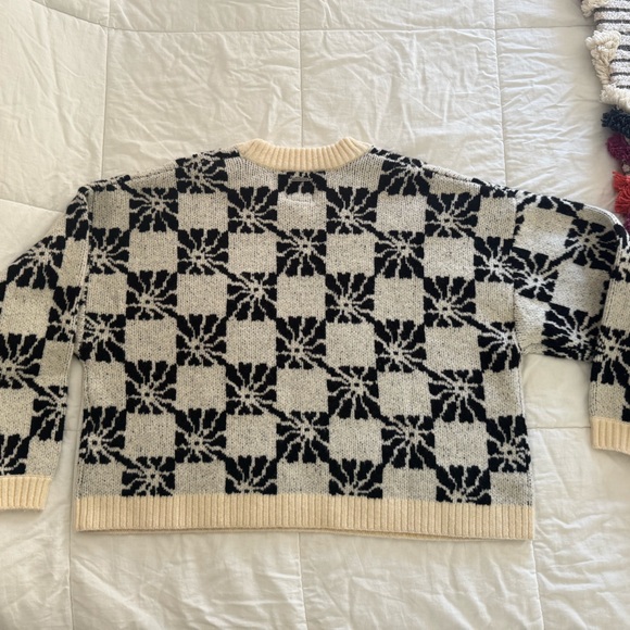 Billabong Beyond Basic V-Neck Sweater - Picture 3 of 7